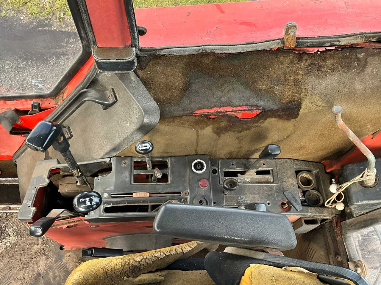 Farm tractor Valmet 805: picture 29