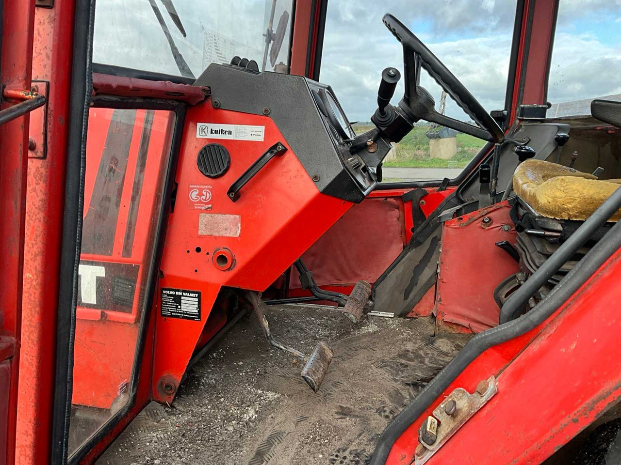 Farm tractor Valmet 805: picture 33