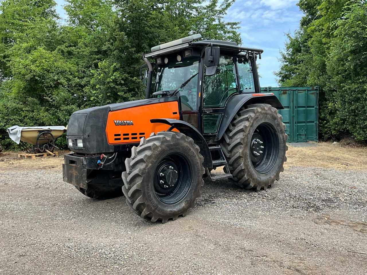 Valtra 6250-4 - Farm tractor: picture 1 Valtra 6250-4 - Farm tractor: picture 1
