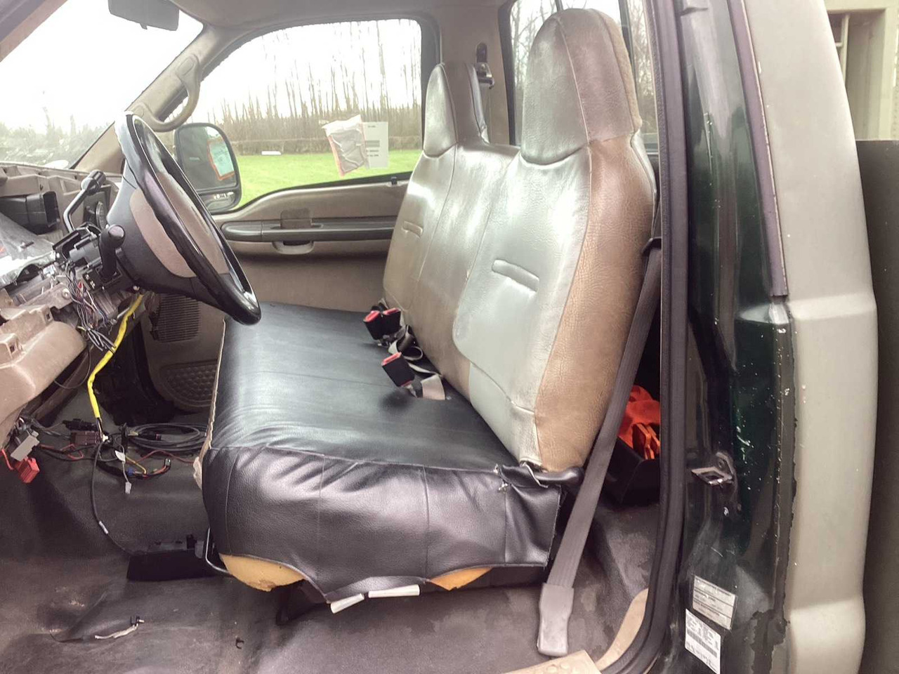 2000 FORD F 350 AIRCRAFT TUG - Van: picture 5 2000 FORD F 350 AIRCRAFT TUG - Van: picture 5