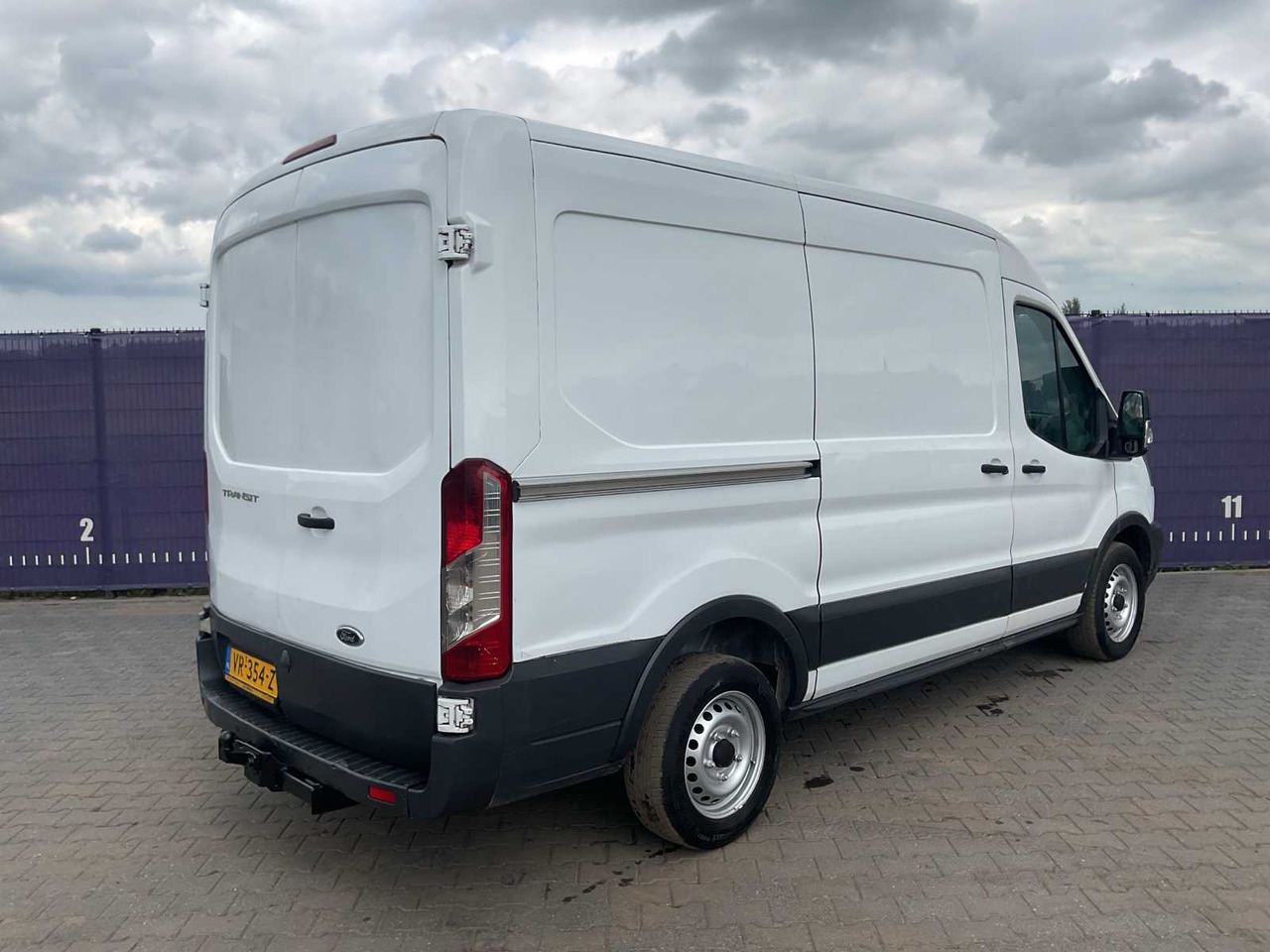 2015 - FORD - TRANSIT - 350 2.2 TDCI L2H2 TR - COMMERCIAL VEHICLE - Van: picture 3 2015 - FORD - TRANSIT - 350 2.2 TDCI L2H2 TR - COMMERCIAL VEHICLE - Van: picture 3