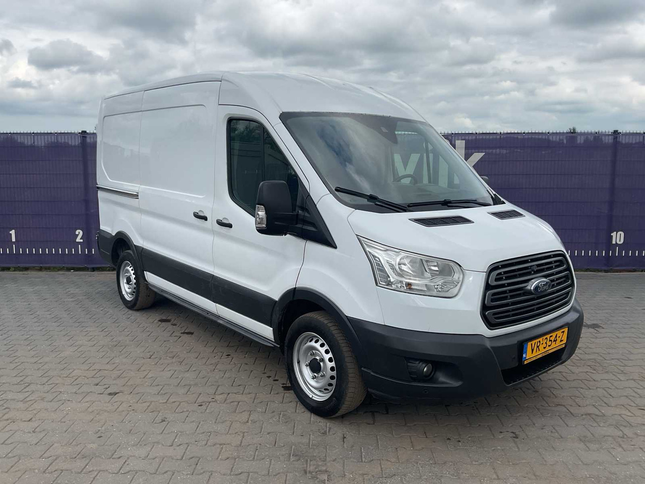 2015 - FORD - TRANSIT - 350 2.2 TDCI L2H2 TR - COMMERCIAL VEHICLE - Van: picture 2 2015 - FORD - TRANSIT - 350 2.2 TDCI L2H2 TR - COMMERCIAL VEHICLE - Van: picture 2