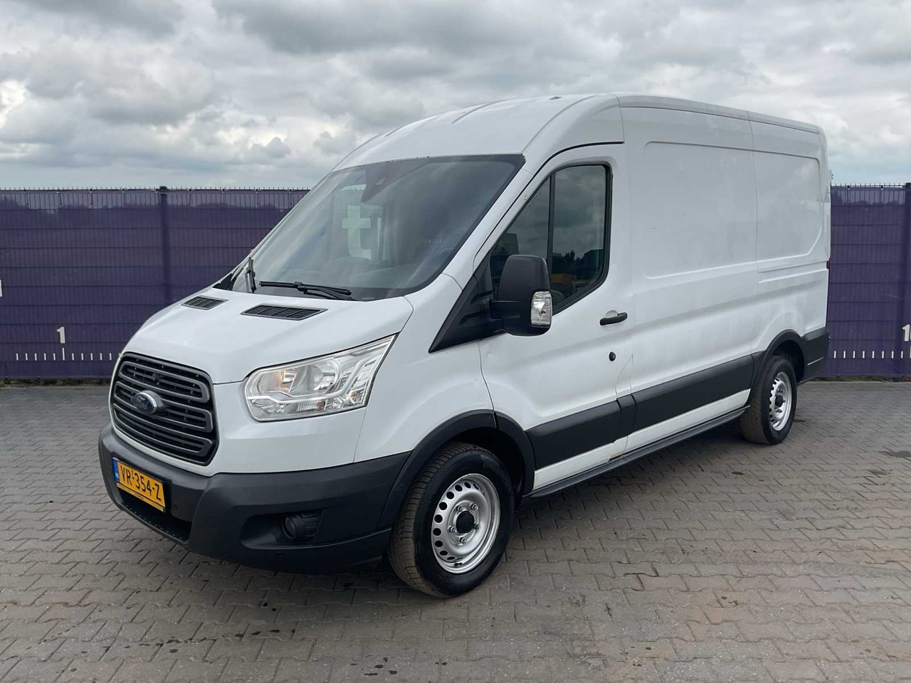 2015 - FORD - TRANSIT - 350 2.2 TDCI L2H2 TR - COMMERCIAL VEHICLE - Van: picture 1 2015 - FORD - TRANSIT - 350 2.2 TDCI L2H2 TR - COMMERCIAL VEHICLE - Van: picture 1