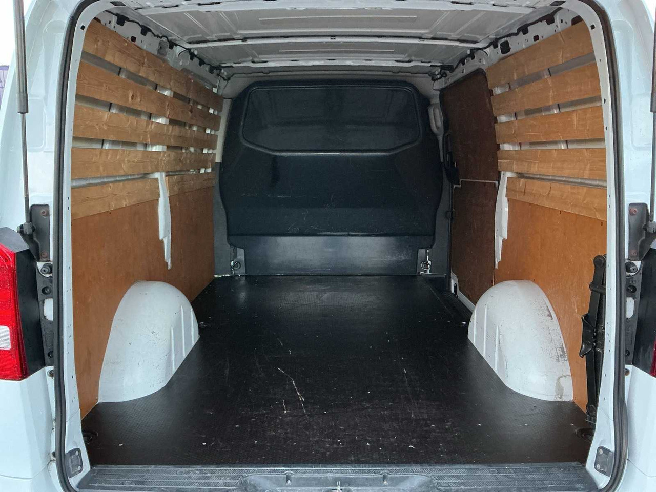 2016 - MERCEDES-BENZ - VITO - 111 CDI FUNC. LONG - COMMERCIAL VEHICLE - Van: picture 5 2016 - MERCEDES-BENZ - VITO - 111 CDI FUNC. LONG - COMMERCIAL VEHICLE - Van: picture 5