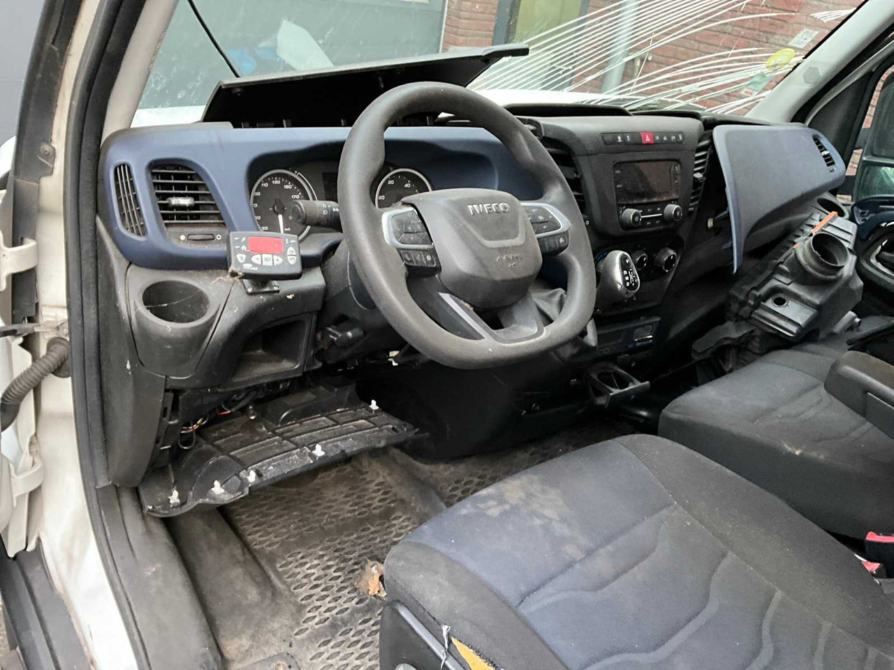 IVECO DAILY 35C14 REFRIGERATED TRUCK - COMMERCIAL VEHICLE (DAMAGE) - Van: picture 5 IVECO DAILY 35C14 REFRIGERATED TRUCK - COMMERCIAL VEHICLE (DAMAGE) - Van: picture 5