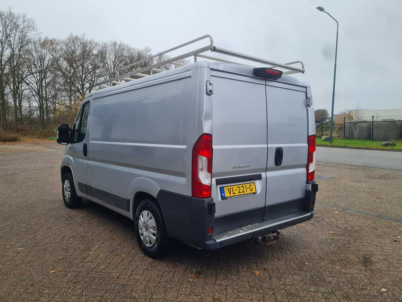 PEUGEOT - BOXER - 330 2.2 HDI L1H1 PR. - VL-221-G - Van: picture 4 PEUGEOT - BOXER - 330 2.2 HDI L1H1 PR. - VL-221-G - Van: picture 4