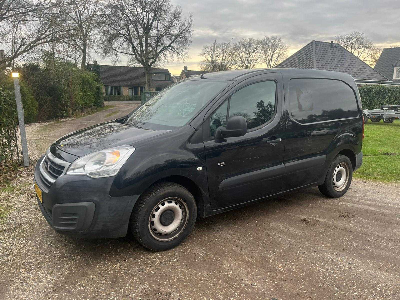 PEUGEOT - PARTNER - 120 1.6 BLUEHDI L1XR - V-389-DH - Van: picture 2 PEUGEOT - PARTNER - 120 1.6 BLUEHDI L1XR - V-389-DH - Van: picture 2