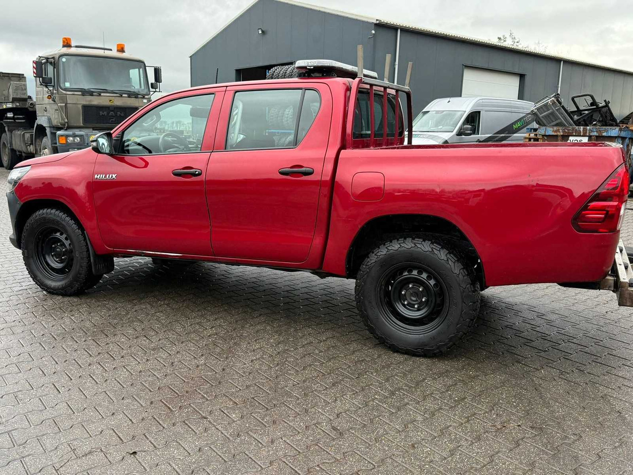 TOYOTA - HILUX - 2019 - 21000KM - COMMERCIAL VEHICLE - Van: picture 2 TOYOTA - HILUX - 2019 - 21000KM - COMMERCIAL VEHICLE - Van: picture 2