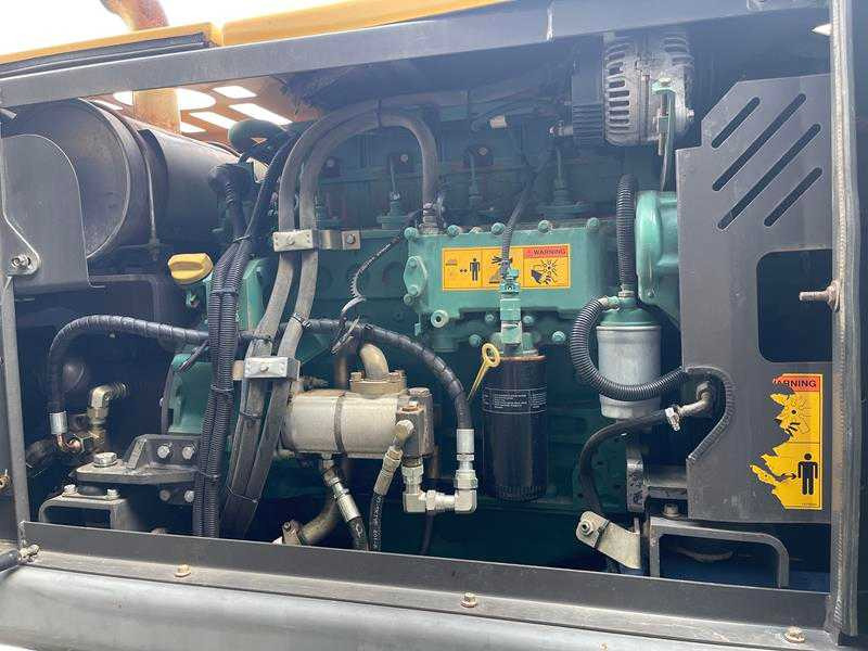 Wheel excavator Volvo EW 140 B: picture 12
