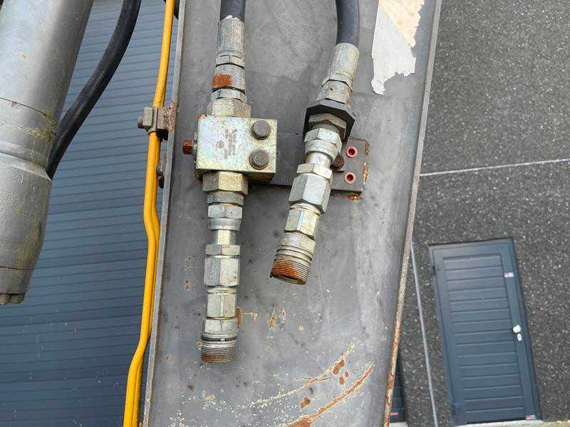 Wheel excavator Volvo EW 140 B: picture 18