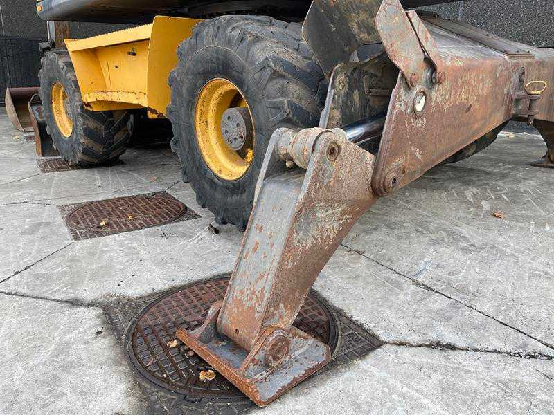 Wheel excavator Volvo EW 140 B: picture 7