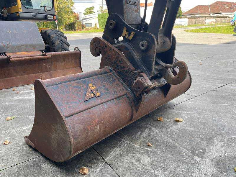 Wheel excavator Volvo EW 140 B: picture 17
