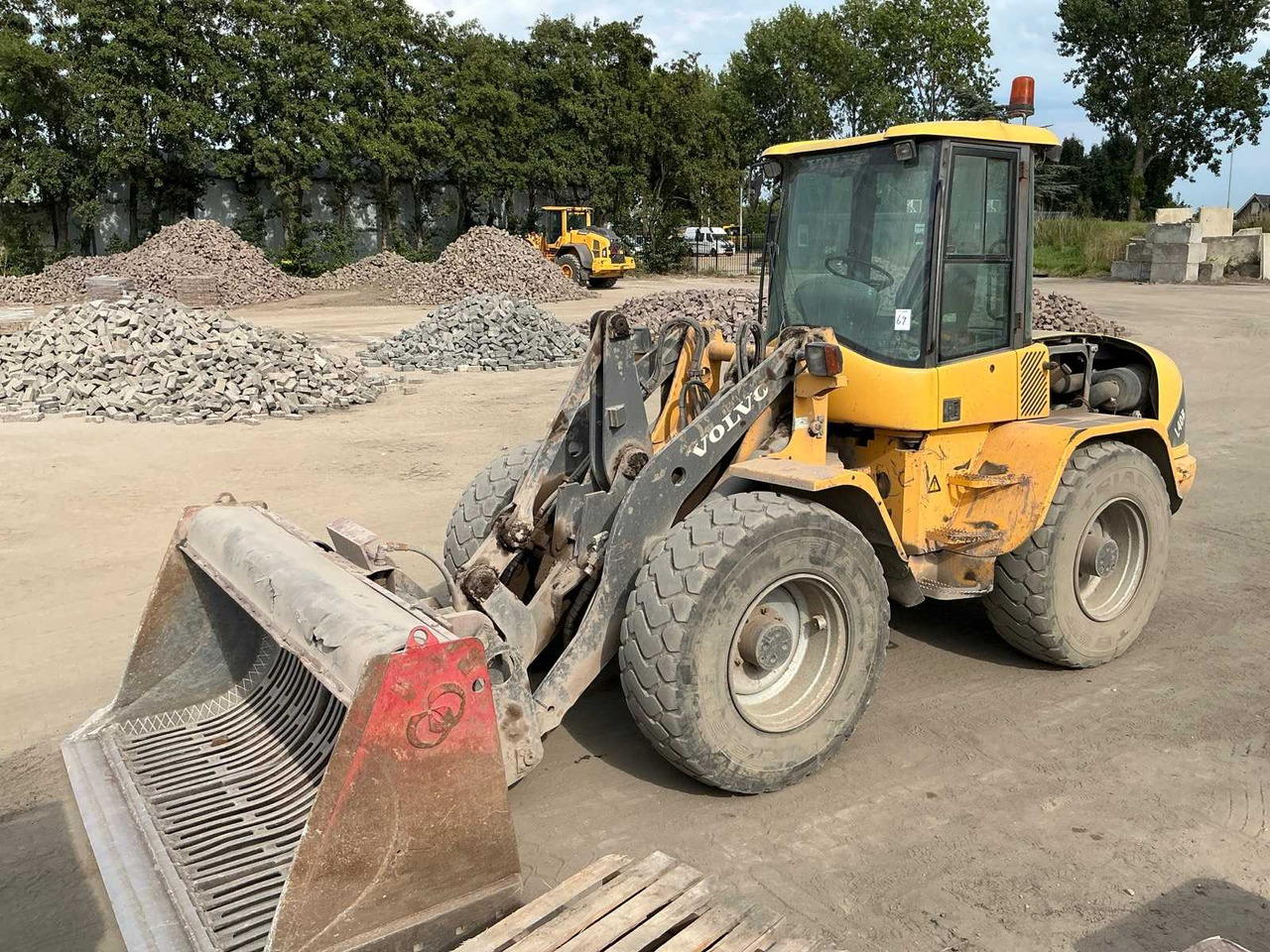 Volvo L40B - Wheel loader: picture 1 Volvo L40B - Wheel loader: picture 1