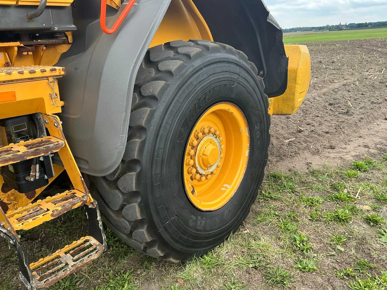 Wheel loader Volvo L90H: picture 10