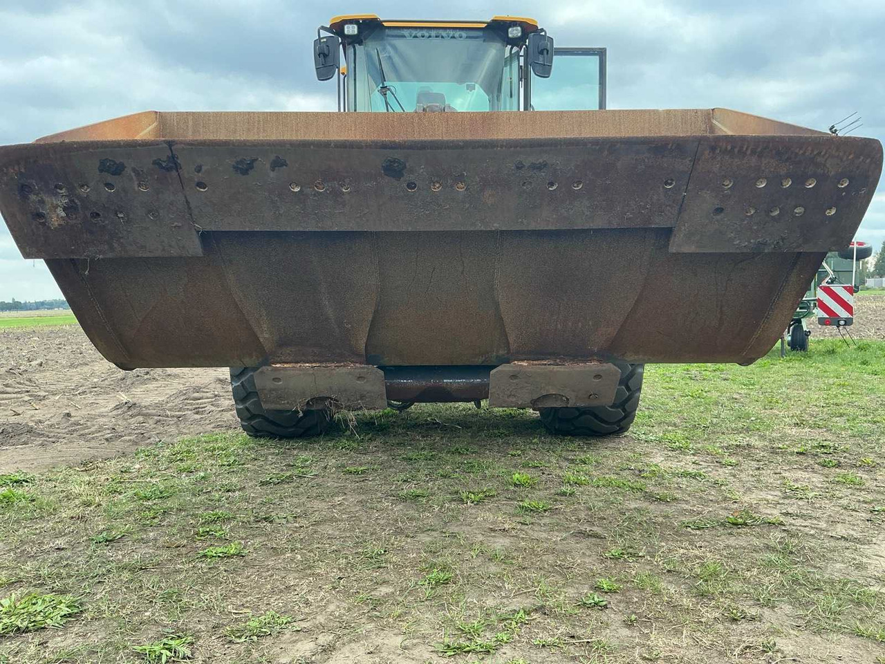 Wheel loader Volvo L90H: picture 28