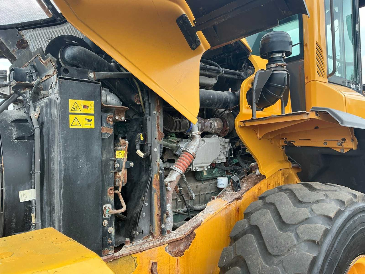 Wheel loader Volvo L90H: picture 32