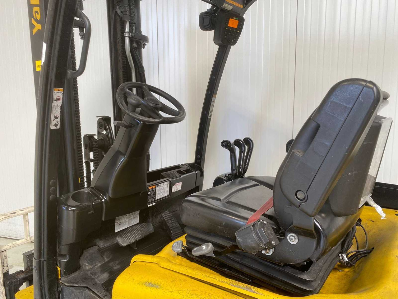 YALE - 2013 - ERP 35 VL - FORKLIFT TRIPLEX - FREELIFT - SIDESHIFT - Forklift: picture 3 YALE - 2013 - ERP 35 VL - FORKLIFT TRIPLEX - FREELIFT - SIDESHIFT - Forklift: picture 3