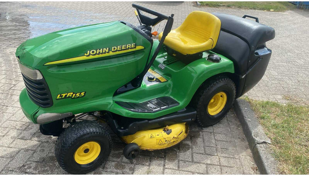John deere LTR 155 - Garden mower: picture 1 John deere LTR 155 - Garden mower: picture 1