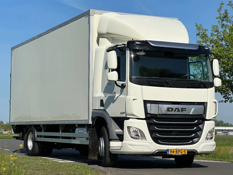 DAF CF 260 CF260.19 - Box truck: picture 2 DAF CF 260 CF260.19 - Box truck: picture 2