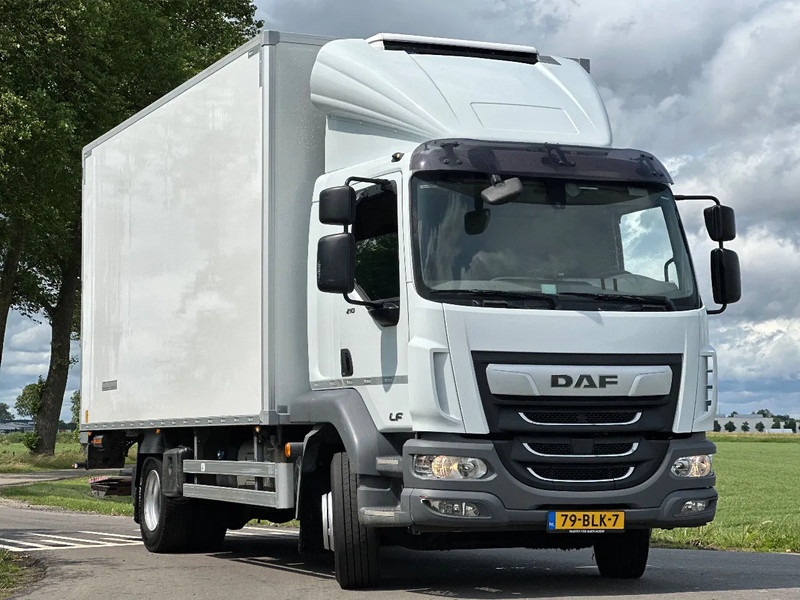 DAF LF 210 LF210.14. EURO6. 2018. KOELBAKWAGEN MET LAADKLEP 2000kg - Refrigerator truck: picture 2 DAF LF 210 LF210.14. EURO6. 2018. KOELBAKWAGEN MET LAADKLEP 2000kg - Refrigerator truck: picture 2