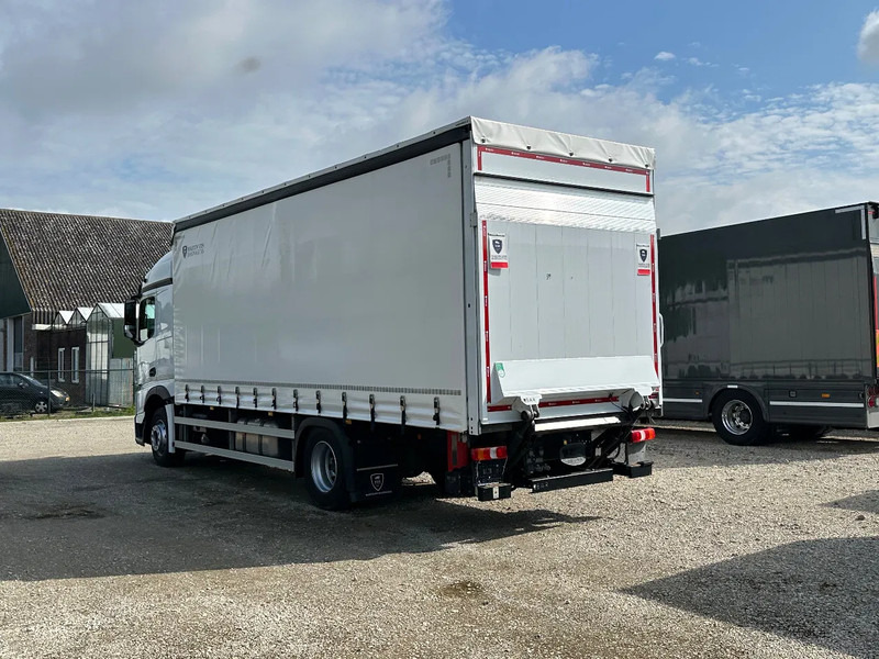 Mercedes-Benz Actros 1843 ACTROS 1843L 2022. 183432km Schuifzeil met Laadklep 2000kg - Curtainsider truck: picture 4 Mercedes-Benz Actros 1843 ACTROS 1843L 2022. 183432km Schuifzeil met Laadklep 2000kg - Curtainsider truck: picture 4