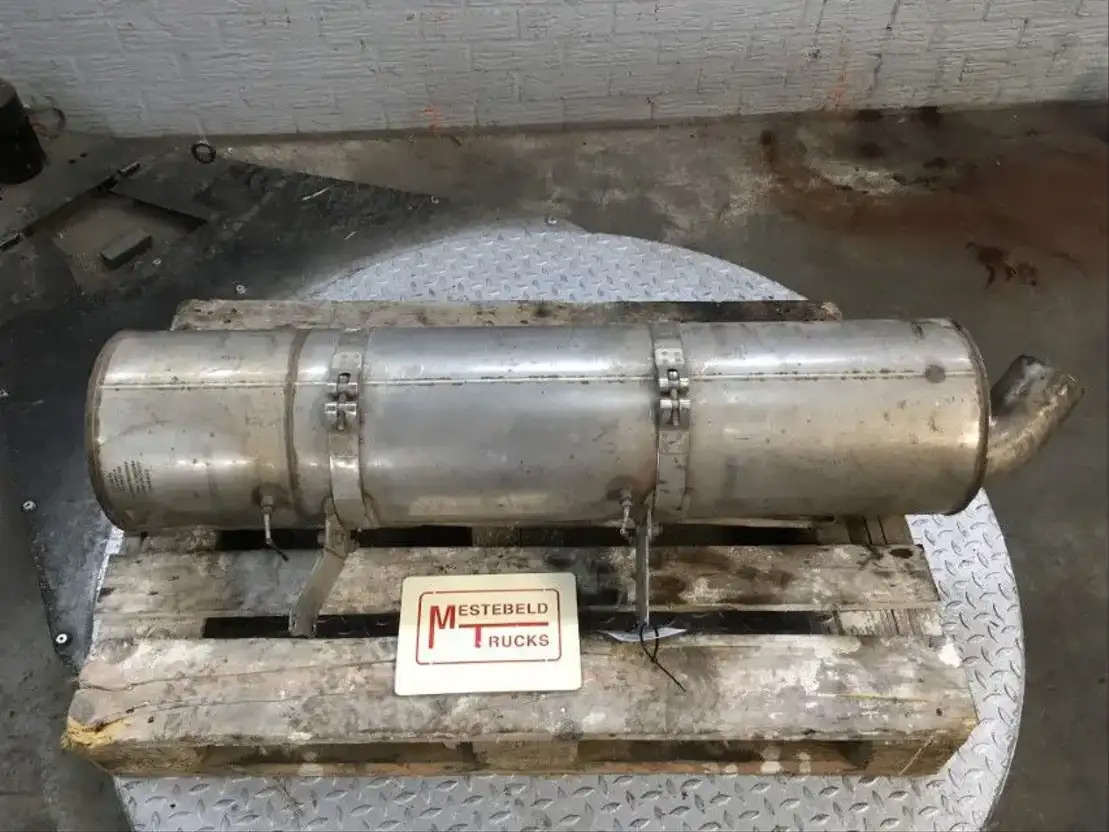 DAF CF 65 Uitlaatdemper katalysator - Exhaust system for Truck: picture 1 DAF CF 65 Uitlaatdemper katalysator - Exhaust system for Truck: picture 1