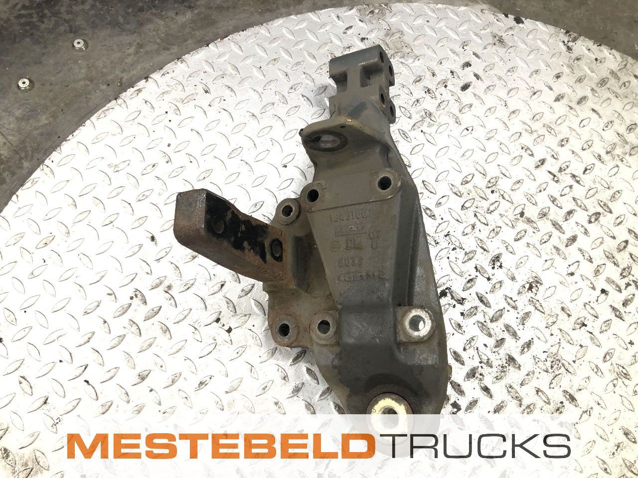 DAF Cabinesteun links - Frame/ Chassis for Truck: picture 1 DAF Cabinesteun links - Frame/ Chassis for Truck: picture 1
