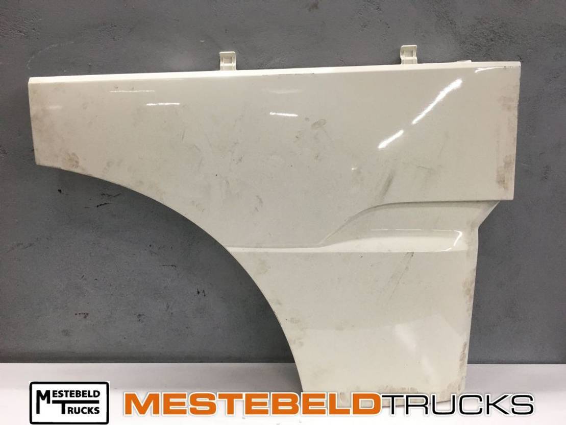 DAF Deurverlengstuk XF 106 rechts - Cab and interior for Truck: picture 1 DAF Deurverlengstuk XF 106 rechts - Cab and interior for Truck: picture 1