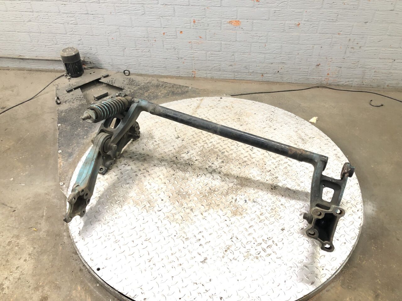 DAF Kantelmechanisme cabine XF95/105 - 100902003 - Frame/ Chassis for Truck: picture 1 DAF Kantelmechanisme cabine XF95/105 - 100902003 - Frame/ Chassis for Truck: picture 1