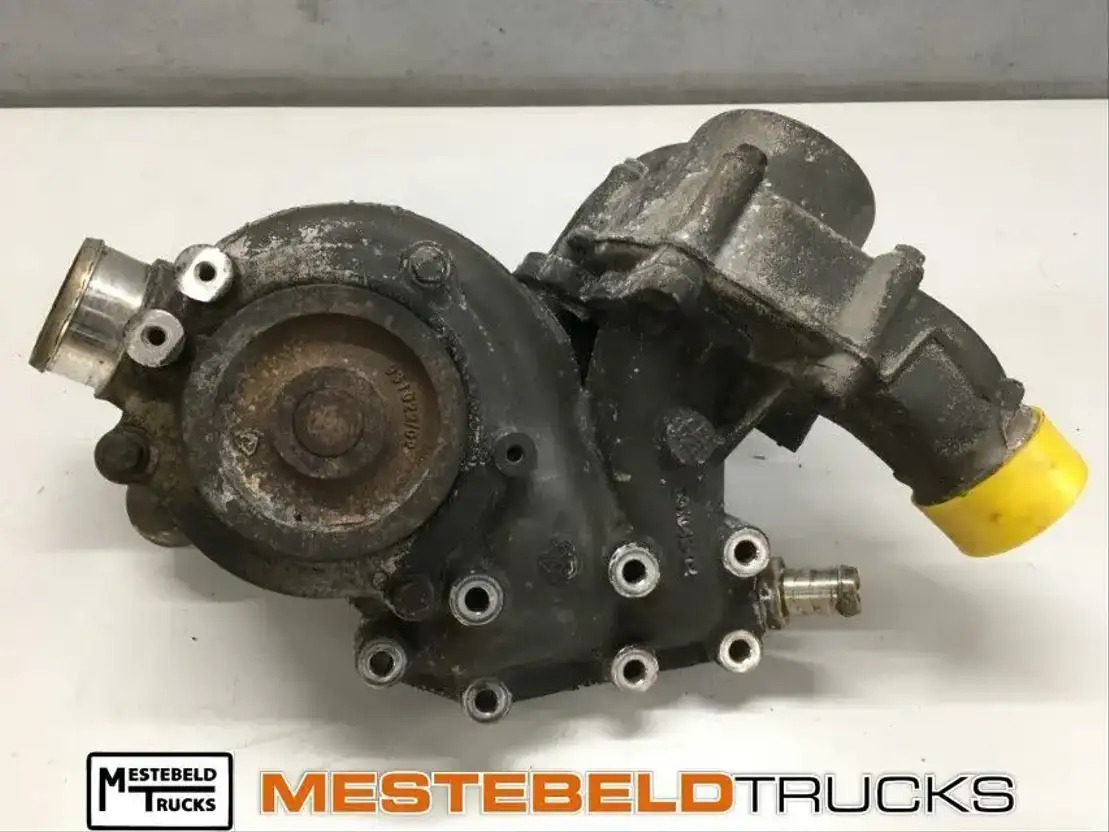 Cooling system for Truck DAF Koelvloeistofpomp: picture 1
