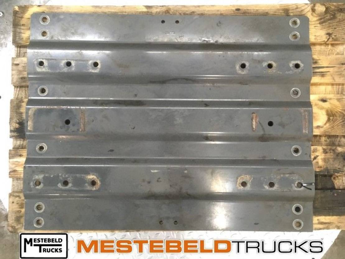 DAF Montageplaat koppelschotel XF106 - Fifth wheel coupling for Truck: picture 1 DAF Montageplaat koppelschotel XF106 - Fifth wheel coupling for Truck: picture 1