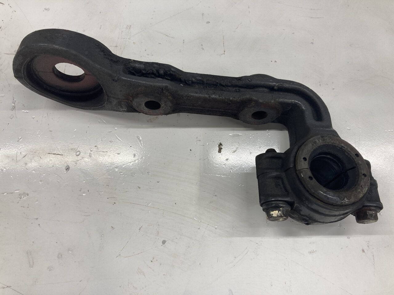 DAF Stabilisatorsteun vooras CF85 euro6 - 101742003 - Front axle for Truck: picture 1 DAF Stabilisatorsteun vooras CF85 euro6 - 101742003 - Front axle for Truck: picture 1
