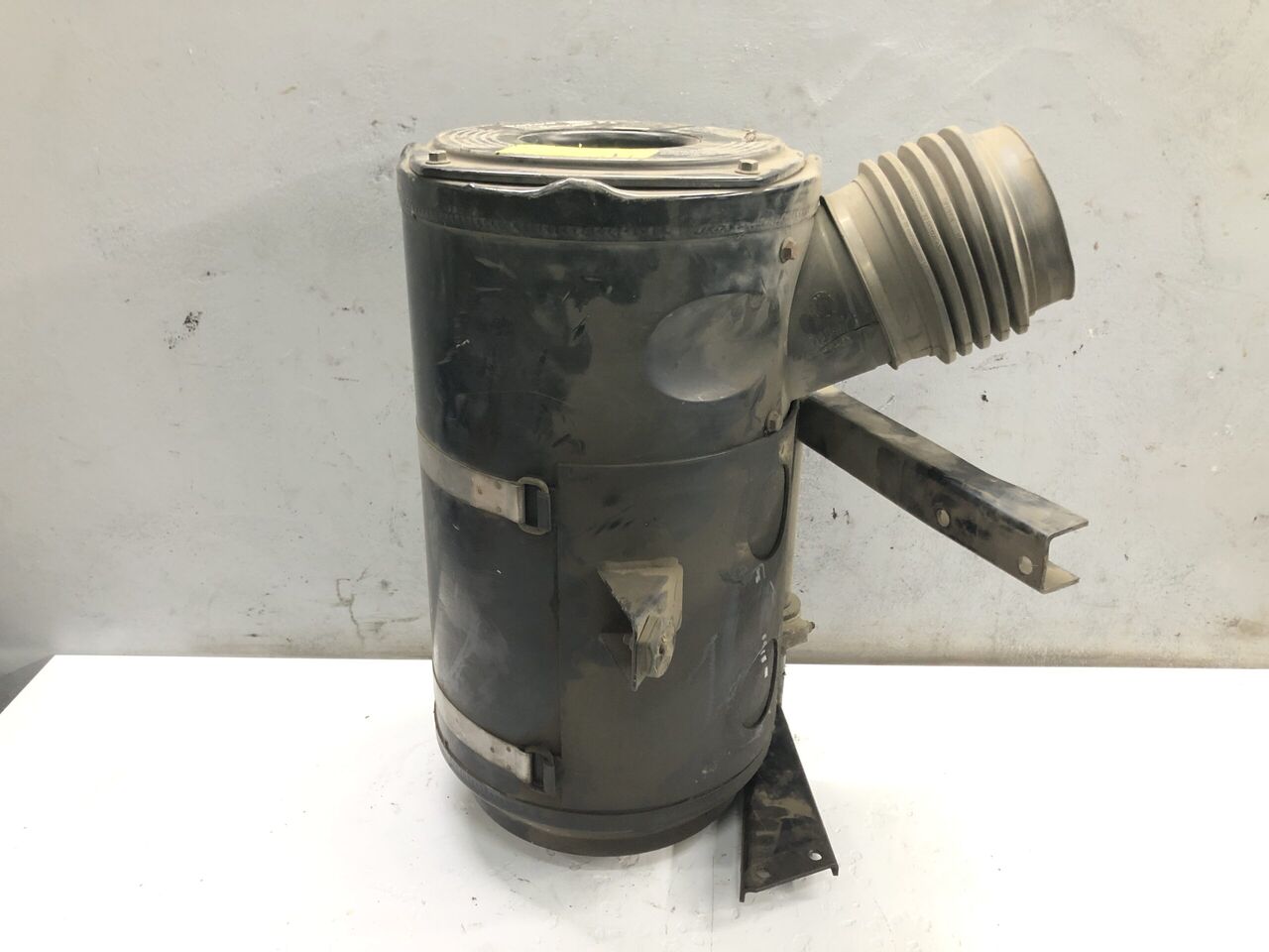 LUCHTFILTER v VOLVO FL - 700426003 - Air intake system for Truck: picture 1 LUCHTFILTER v VOLVO FL - 700426003 - Air intake system for Truck: picture 1