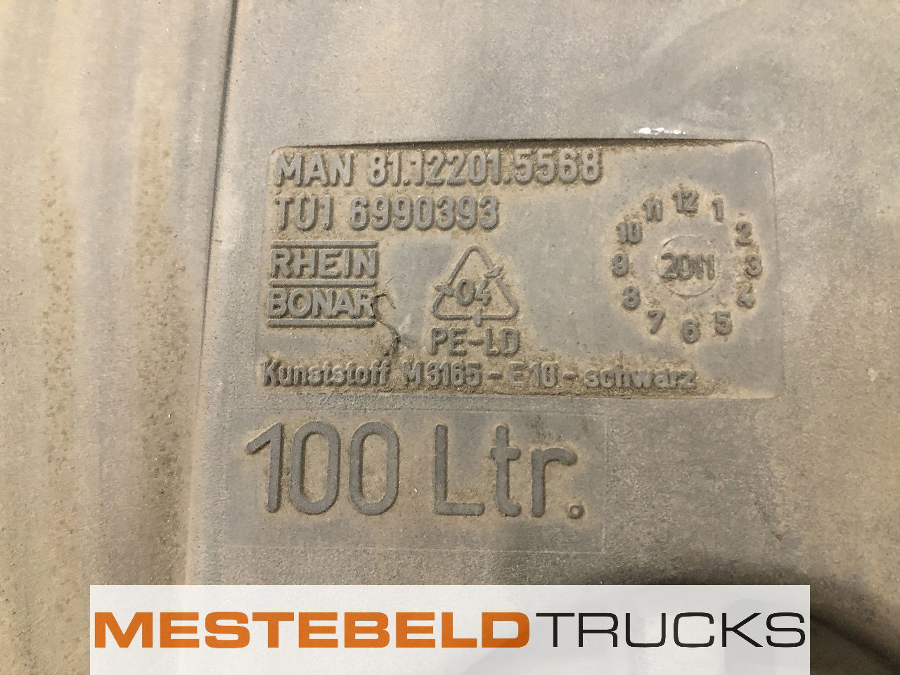 MAN Brandstoftank kunststof 100 liter - Fuel system for Truck: picture 2 MAN Brandstoftank kunststof 100 liter - Fuel system for Truck: picture 2