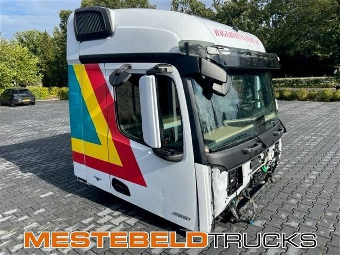 Mercedes-Benz Cabine MP4 - Cab for Truck: picture 2 Mercedes-Benz Cabine MP4 - Cab for Truck: picture 2