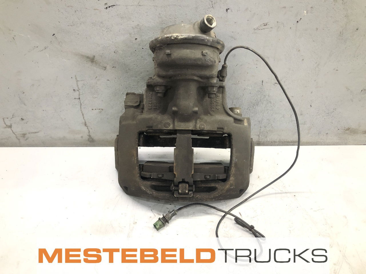 Mercedes-Benz Remklauw rechtsvoor - Brake parts for Truck: picture 1 Mercedes-Benz Remklauw rechtsvoor - Brake parts for Truck: picture 1