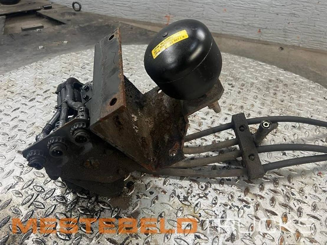 Mercedes-Benz Stuurventiel sleepas Mercedes - Steering for Truck: picture 1 Mercedes-Benz Stuurventiel sleepas Mercedes - Steering for Truck: picture 1