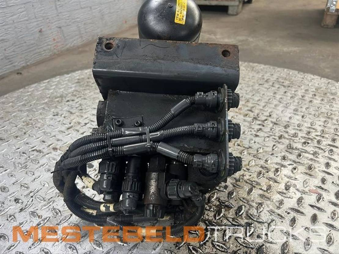 Mercedes-Benz Stuurventiel sleepas Mercedes - Steering for Truck: picture 2 Mercedes-Benz Stuurventiel sleepas Mercedes - Steering for Truck: picture 2