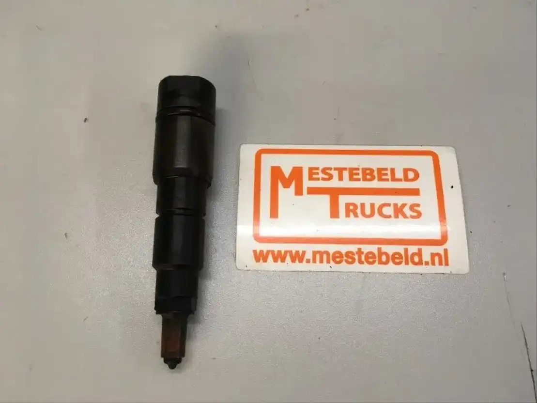 Mercedes-Benz Verstuiver - Injector for Truck: picture 1 Mercedes-Benz Verstuiver - Injector for Truck: picture 1