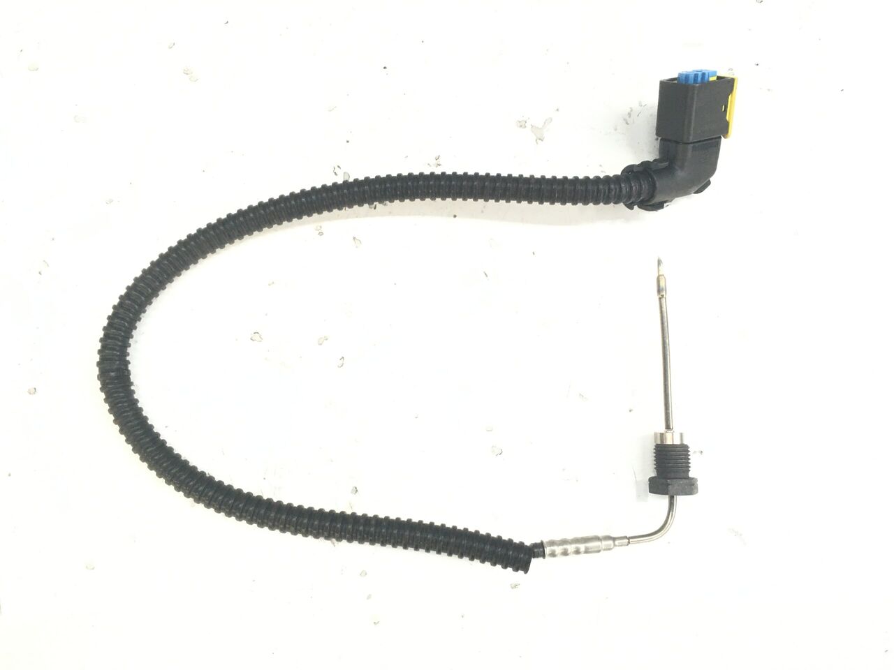 Mercedes TEMPERATUURSENSOR KATALYSATOR ATEGO - 400452014 - Electrical system for Truck: picture 1 Mercedes TEMPERATUURSENSOR KATALYSATOR ATEGO - 400452014 - Electrical system for Truck: picture 1