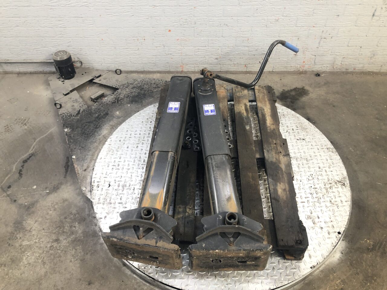 TRAILOR Set steunpoten Jost Optima - 990090002 - Frame/ Chassis for Truck: picture 1 TRAILOR Set steunpoten Jost Optima - 990090002 - Frame/ Chassis for Truck: picture 1