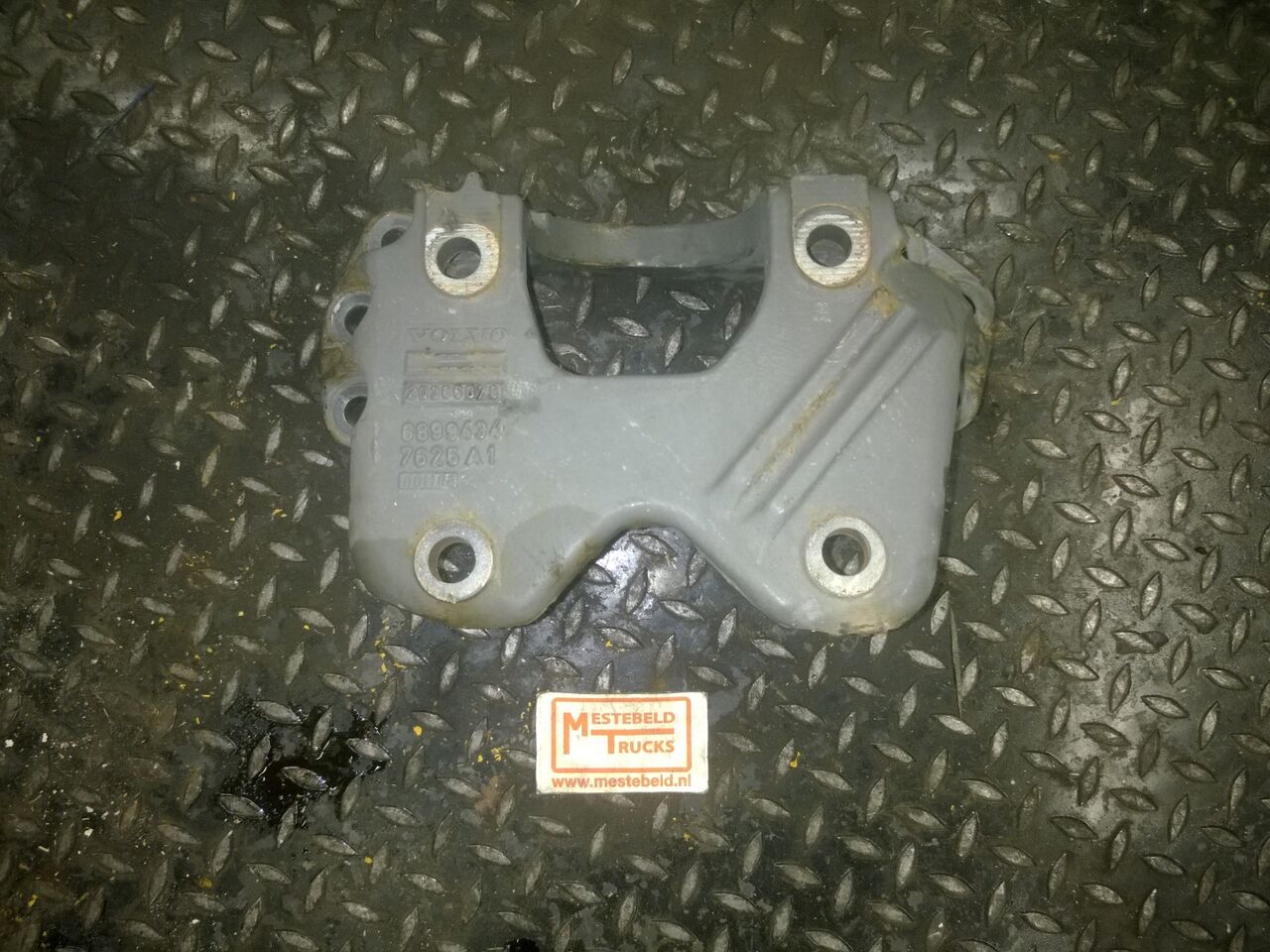VOLVO STUURHUISSTEUN FL6 - 700440010 - Frame/ Chassis for Truck: picture 1 VOLVO STUURHUISSTEUN FL6 - 700440010 - Frame/ Chassis for Truck: picture 1