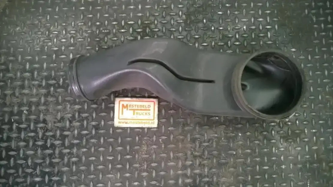 Volvo Inlaatbuis - Air intake pipe for Truck: picture 1 Volvo Inlaatbuis - Air intake pipe for Truck: picture 1