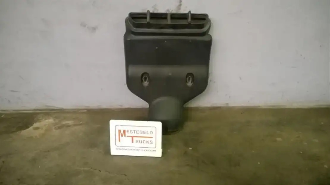 Volvo L uchtinlaatpijp - Air intake pipe for Truck: picture 1 Volvo L uchtinlaatpijp - Air intake pipe for Truck: picture 1