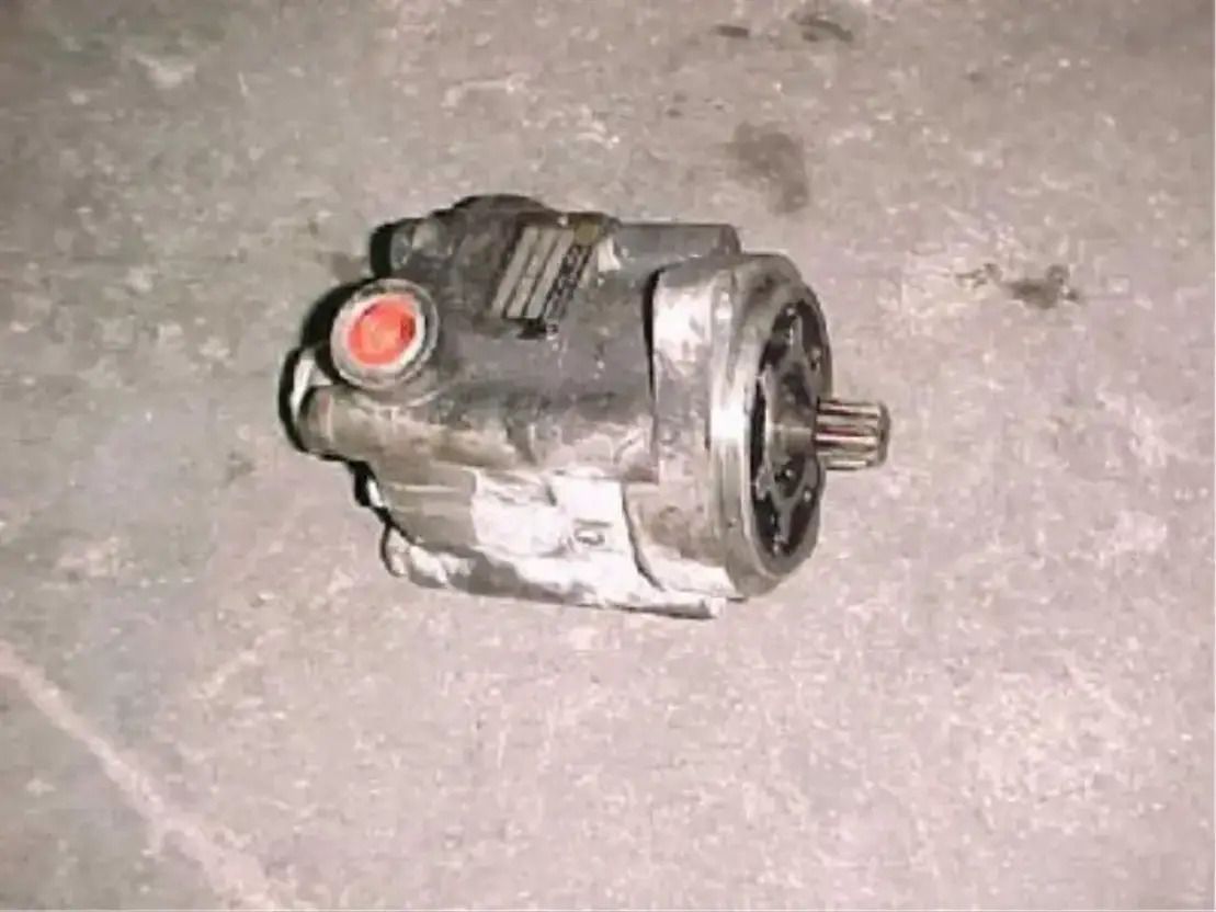 Volvo Stuurpomp FLC - Engine and parts for Truck: picture 1 Volvo Stuurpomp FLC - Engine and parts for Truck: picture 1