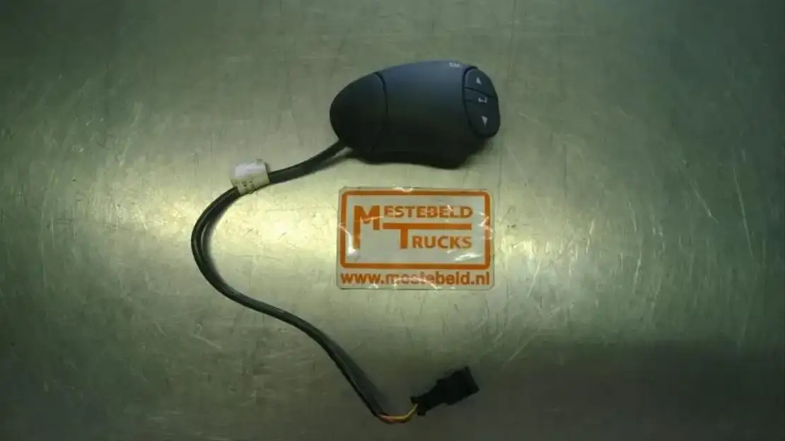 Volvo Stuurschakelaar - Cab and interior for Truck: picture 1 Volvo Stuurschakelaar - Cab and interior for Truck: picture 1