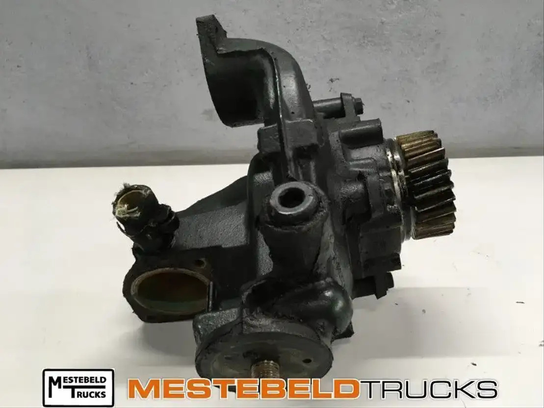 Volvo Waterpomp D12D - Cooling system for Truck: picture 1 Volvo Waterpomp D12D - Cooling system for Truck: picture 1