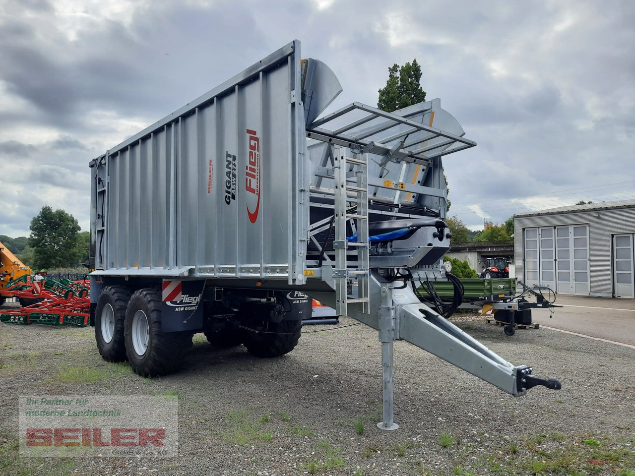 Fliegl ASW 271 C FOX "Franken-Renner" 40m³ - Self-loading wagon: picture 2 Fliegl ASW 271 C FOX "Franken-Renner" 40m³ - Self-loading wagon: picture 2