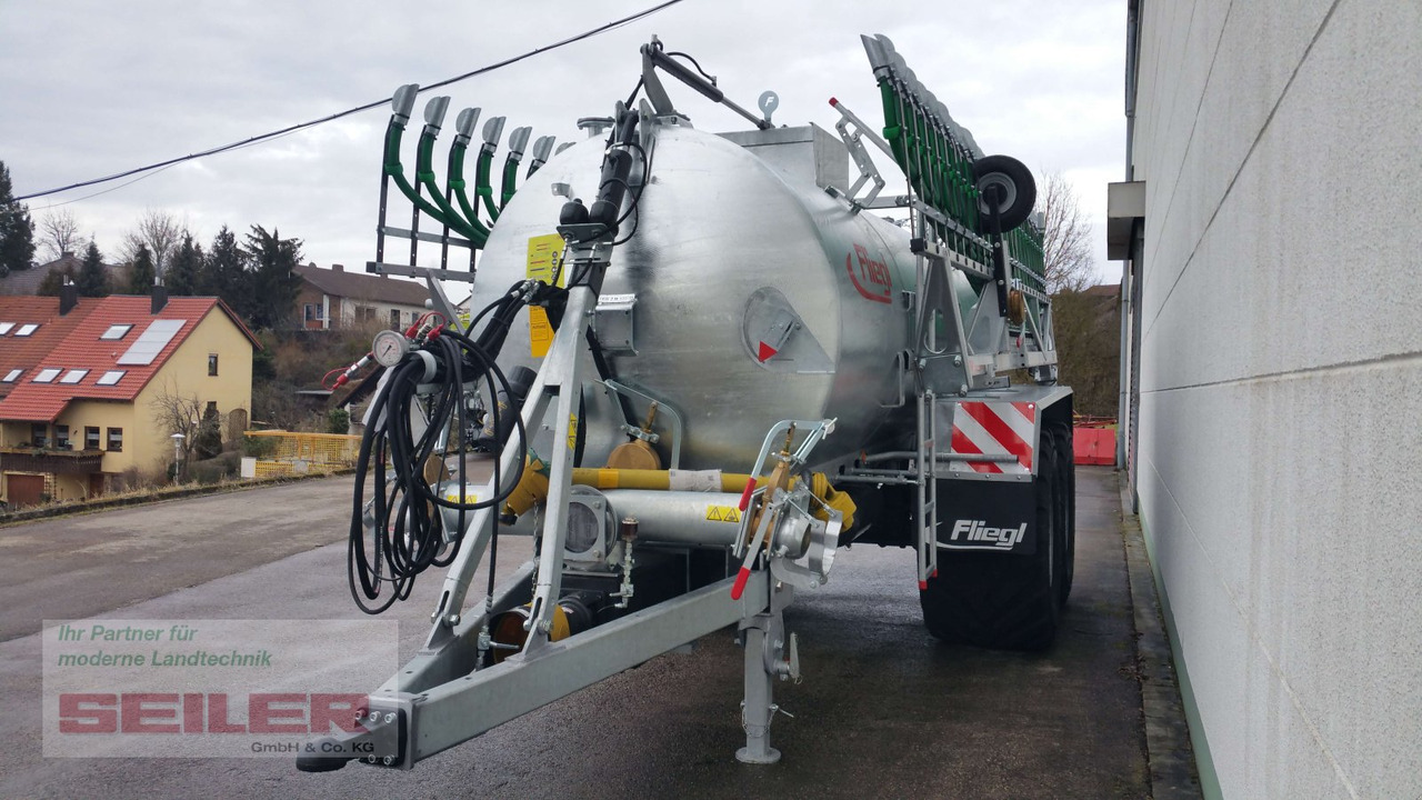 Fliegl PFW 12000 Maxx Line 12m³ + Skate 150 15m - Slurry tanker: picture 2 Fliegl PFW 12000 Maxx Line 12m³ + Skate 150 15m - Slurry tanker: picture 2