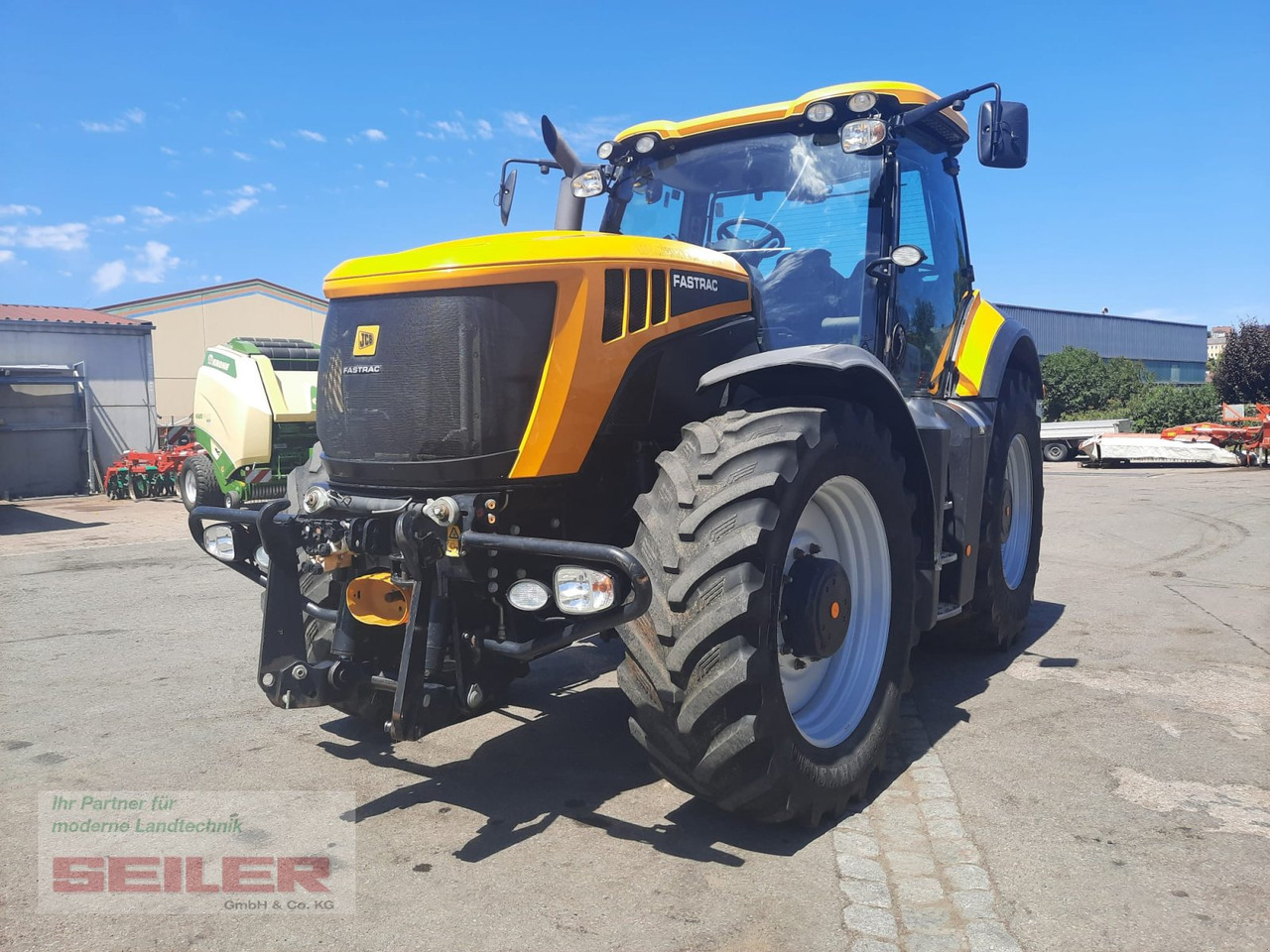 JCB Fastrac 8310 - Farm tractor: picture 1 JCB Fastrac 8310 - Farm tractor: picture 1